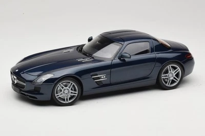 100039021 Mercedes SLS AMG Blue Metallic Minichamps 1:18 - Immagine 1 di 4