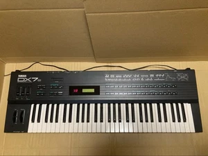 Yamaha DX7s Digital FM Synthesizer Keyboard Vintage Japan 61 Keys Tested - Picture 1 of 5