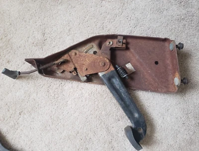 Chevrolet Impala Belair 1965 1966 conjunto de pedal de freno de estacionamiento 65 66 completo GM Foto 1 de 2