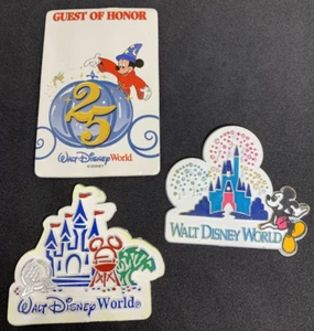 Lot of 3 Vintage Walt Disney World Magnets Guest of Honor Castle 25 years - Picture 1 of 8