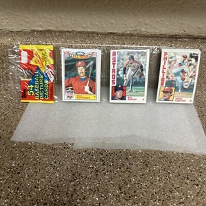 💥SEALED 1984 TOPPS 1 RACK PACK💥💥W/ SCHMIDT & CARLTON ON TOP🤑 - Picture 1 of 9