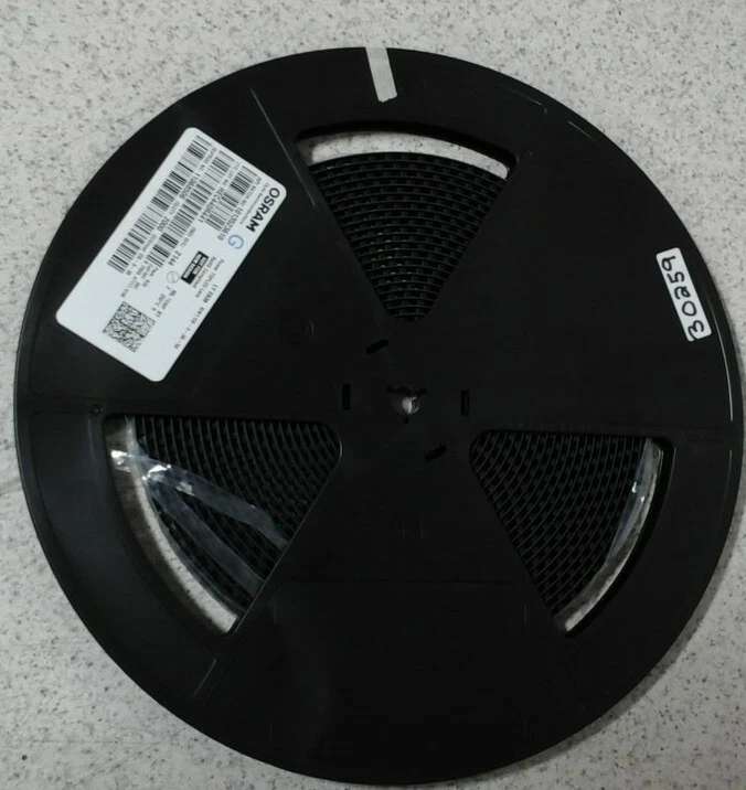 LYE63B 	LED (587 nm YELLOW) CLEAR 4PLCC SMD DOME TOP PARTIAL REEL OF 800+  - Image 1 of 4