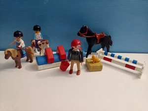 sympa ensemble équestre playmobil ( ferme , cheval , poney , obstacle ) 0024 - Bild 1 von 1