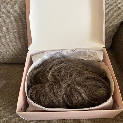 RAQUEL WELCH TRANSFORMATIONS Short Synthetic Modacrylic Top Piece Gray Wig Lyric - Image 1 of 4