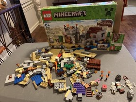 LEGO MINECRAFT 21121 Desert Outpost - Not complete - no manual - sold as is