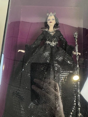 💝 Muñeca Barbie Reina del Bosque Oscuro, Colección Etiqueta Dorada, ¡NRFB! Raro 💝  Foto 1 de 4