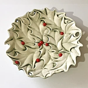 Decorative Christmas Dish Wall Hanging Holly and Berries 11 Inch - Picture 1 of 4