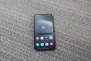 Samsung S24 SM-S921W 128GB Onyx Black Smartphone (Unlocked) - Zdjęcie 1 z 9
