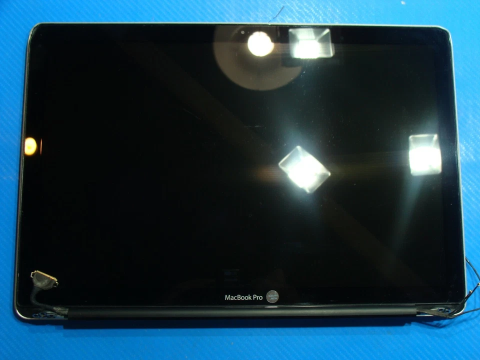 MacBook Pro A1286 15" Early 2010 MC371LL/A Glossy LCD Screen Assembly 661-5483 - Image 1 of 4