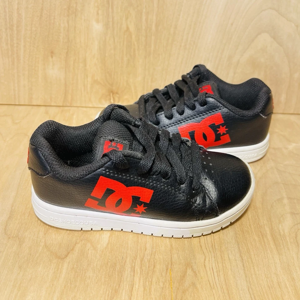 Zapatilla de Skate DC Little Kid Cuero Negro y Rojo Y2K Talla 11 Foto 1 de 4