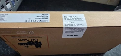 Samsung Chromebook Go 11.6in Laptop QHD Intel Celeron 4GB RAM 64GB - Silver - Image 1 of 3