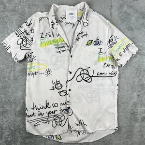 Camisa Zara Para Hombre Grande Blanca Calce Relajado Estampado Graffiti Abotonada Manga Corta - Imagen 1 de 5
