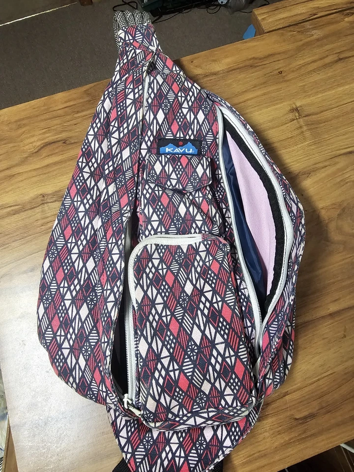 Kavu Woman's  Rope Sling Bag w/adjustable shoulder strap Choose from 3 Patterns - Изображение 1 из 1