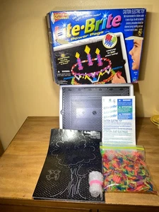 Juguete iluminado Hasbro LITE BRITE 2001 vintage ~ + clavijas eléctricas todo funciona - Imagen 1 de 4