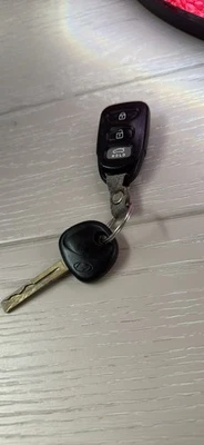 Hyundai Sonata 2011 llavero Foto 1 de 3