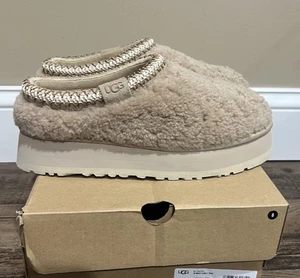Neu im Karton UGG Damengröße 6 Maxi Curly Tazz Plateau Slipper Schuh Pantolette SAN sandfarben - Bild 1 von 5