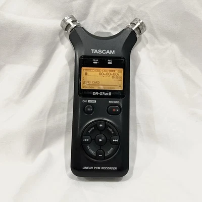 Black TASCAM DR-07MKII Linear PCMRecorder, 24-bit 96kHz - Image 1 of 4
