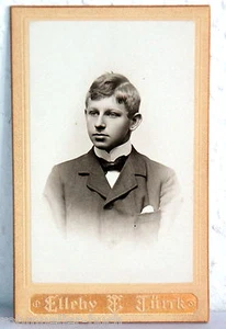 Foto um 1900 - JUNGER MANN - Atelier Elleby & Türck, Kjobenhavn - Bild 1 von 2