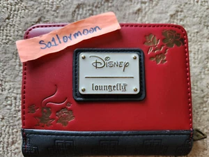 Loungefly Disney Mulan Blossom Cri-Kee Pin Collector Wallet BNWT NEW - Imagen 1 de 4