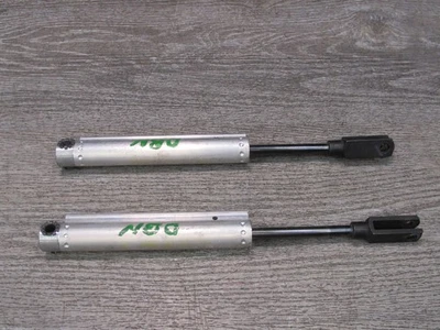 08-13 BMW E88 135I CONVERTIBLE JUEGO DE 2 TECHO SUPERIOR MAESTRO CILINDRO HIDRÁULICO OEM Foto 1 de 4