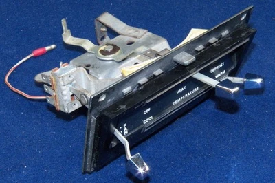 Ford Mustang Cougar 1969 1970 conjunto de panel de control de calor sin CA OEM C9ZZ-A Foto 1 de 4