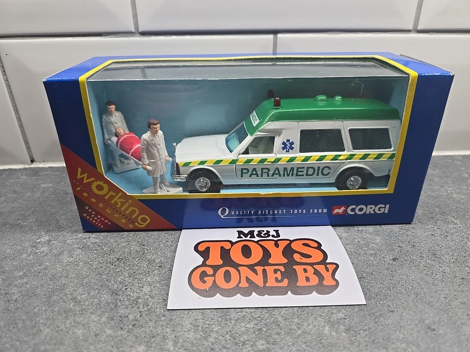 Фигурки Corgi 57301 - Bonna Paramedic Ambulance & Bearers / Patient. В коробке.  - Изображение 1 из 4