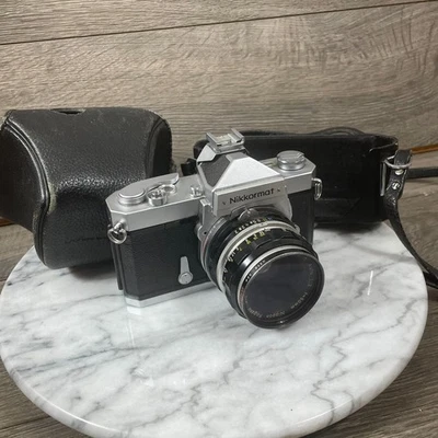 Nikkon Nikkormat 35mm Camera With Nikor 50MM Lens 1 2 Japan FT 3 70s Case Works - Image 1 of 4
