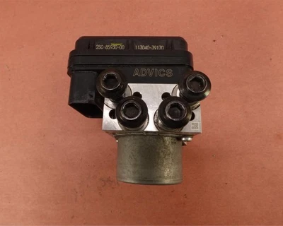 2015 15-16 Yamaha FJ09 FJ 09 ABS Pump Brake Module - Image 1 of 4