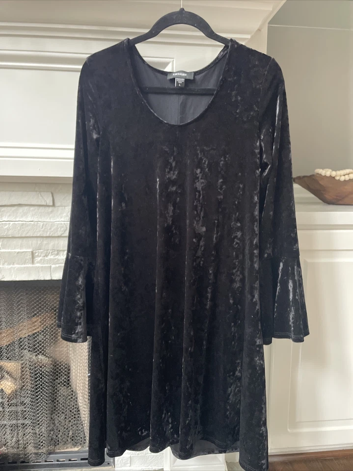 Vestido recto de terciopelo manga campana Karen Kane Talla: L Color: negro Foto 1 de 1