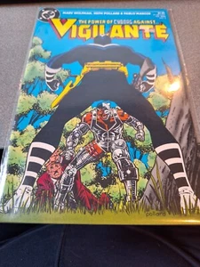 DC Comics Vigilante Issue 3 VF/NM b255 - Picture 1 of 2
