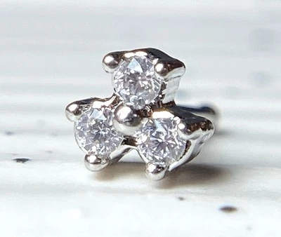 1pc Three CZ Gem Trinity Top 20g Nose Ring Stud Triangle 316L Surgical Steel - Image 1 of 4