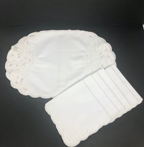 Vtg White Linen Floral Embroidered Scolloped Edge 6 Placemats 6 Matching Napkins - Picture 1 of 8
