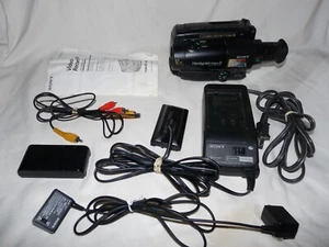 Sony CCD-TR64 8mm Video8 camera Camcorder VCR Player Video Transfer - Picture 1 of 6