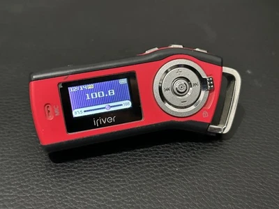 iRiver T 10 Red (512 MB) Digital MP3 Media Player -Rare-Fast Ship - Image 1 of 4