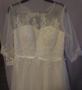 Classic Wedding Gown New - Picture 1 of 8