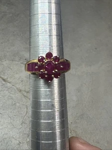 10k Yellow Gold Ruby Flower Ring Size 7.75 Z46 - Imagen 1 de 15