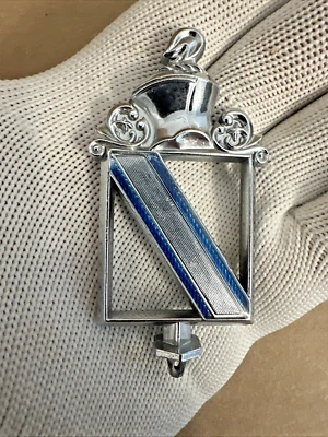 1976 年 76 77 BUICK REGAL NOS 通用原始设备制造商 CHROME KNIGHT HOOD 装饰原版 — 第 1/4 张图片