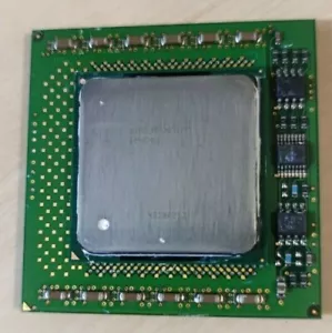 Intel Processore CPU Xeon SL6K2 512KB Cache 2.40 GHz Socket 604 603 PPGA604 - Foto 1 di 2