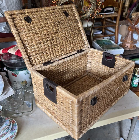 Lrg Vintage Wicker Rattan Storage Trunk Chest Leather + Metal Handles and Belt Cover