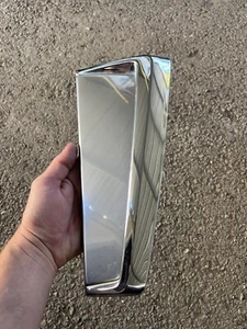 USED Genuine OEM PASSENGER Fender Repeater Lamp - 2013-2016 Cadillac SRX models - Picture 1 of 6