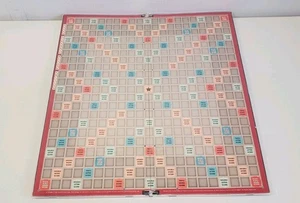 Super Scrabble Deluxe Edition Gioco da Tavolo Rotante Solleva Griglia Solo Movimento Magico - Foto 1 di 3