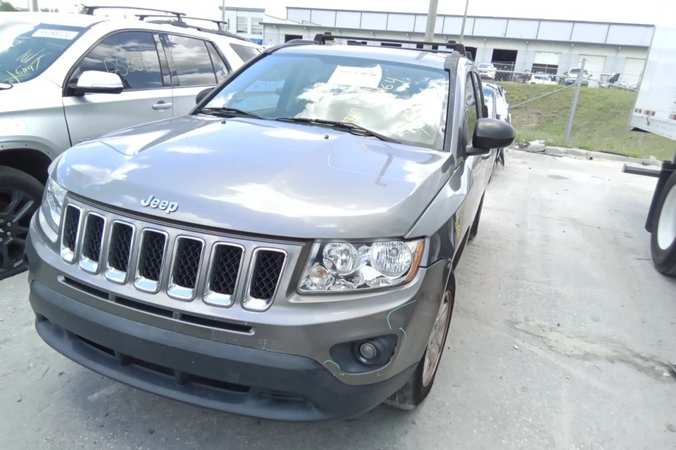 2013 Jeep Compass 2.0L Engine Motor 4cyl OEM 122K Miles - LKQ390364825 - Image 1 of 4