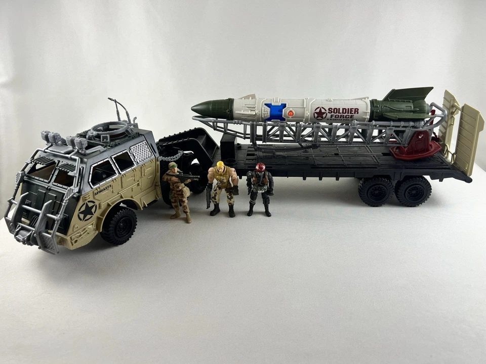 Bonecos Chap Mei Soldier Force foguete míssil/luzes e som com caminhão de transporte - Imagem 1 de 4