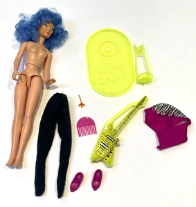 Vintage 1980er Jem & the Holograms Stormer Puppe mit Kleidung Gitarrenständer unvollständig - Bild 1 von 11