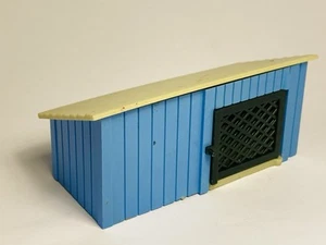 Britains #4704 Rabbit Hutch - Original Vintage (ref20) - Picture 1 of 4
