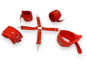 Rosso Luxury Fur-Lined Similpelle Mano & Caviglia Polsini Con X Fixation Cintura - Foto 1 di 6