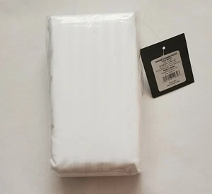 Threshold Damask Standard Pillow True White 20"×32" 100% Cotton, New! S1 - Picture 1 of 2