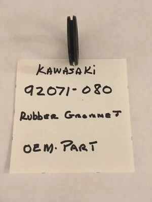 CUBIERTA LATERAL IZQUIERDA OJAL GOMA KAWASAKI KT-250,KD-125,KE-175,KE-250 92071-080 Foto 1 de 2