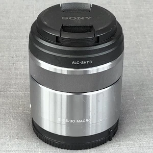 SONY SEL30M35 E-MOUNT 30mm f/3.5 MACRO PRIME LENS - EXCELLENT - 1st Class Post - Picture 1 of 10