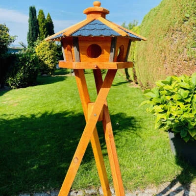 DARLUX Vogel Futter Haus L Sechseck Holz Vogelhaus + Ständer Braun/ Blau - Bild 1 von 4